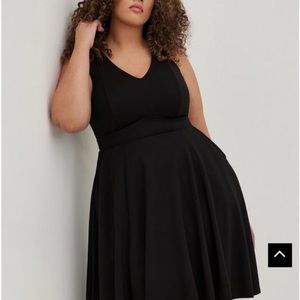 Contouring Fit & Flare Dress - Ponte Black. Torrid sz 22 NWT